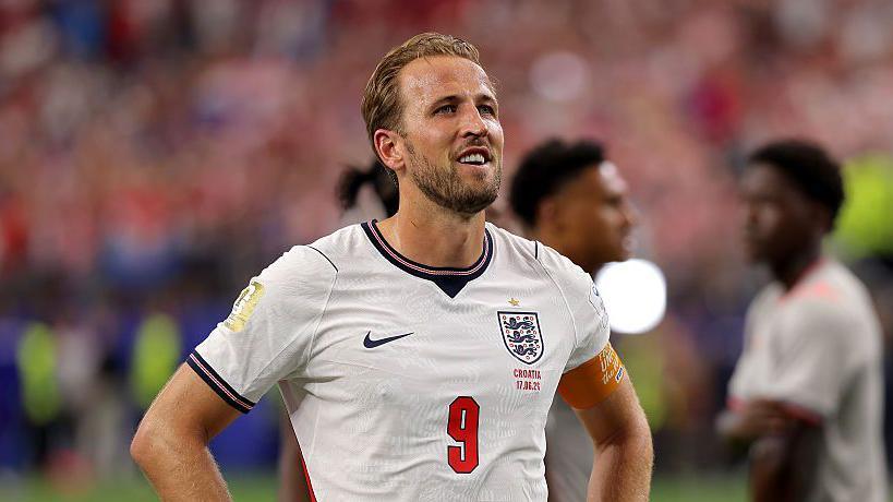Harry Kane celebrates after England's 4-2 World Cup win over Croatia