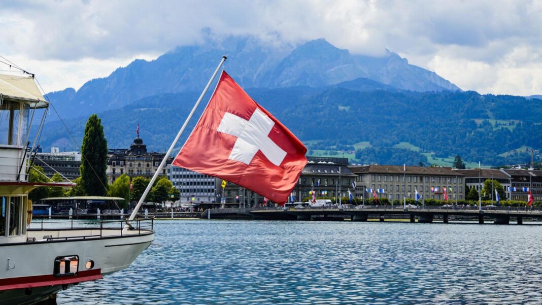 UK-Switzerland deal to scrap roaming charges and allow Britons to use e-gates UK-Switzerland deal to scrap roaming charges and allow Britons to use e-gates