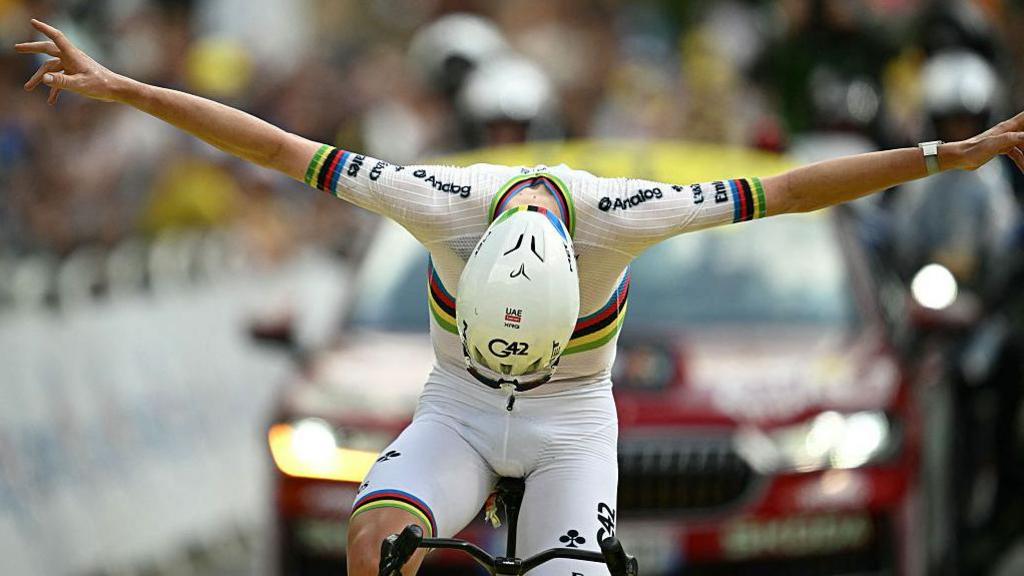 Pogacar dominates on Tourmalet as yellow jersey crashes Pogacar dominates on Tourmalet as yellow jersey crashes