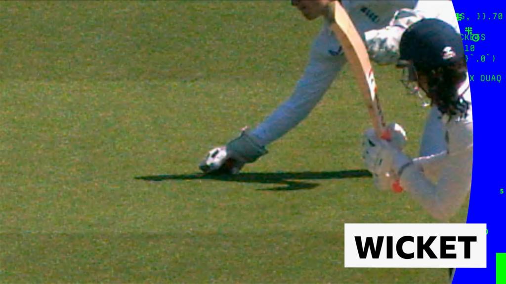Jones makes brilliant catch as England strike early on day three Jones makes brilliant catch as England strike early on day three