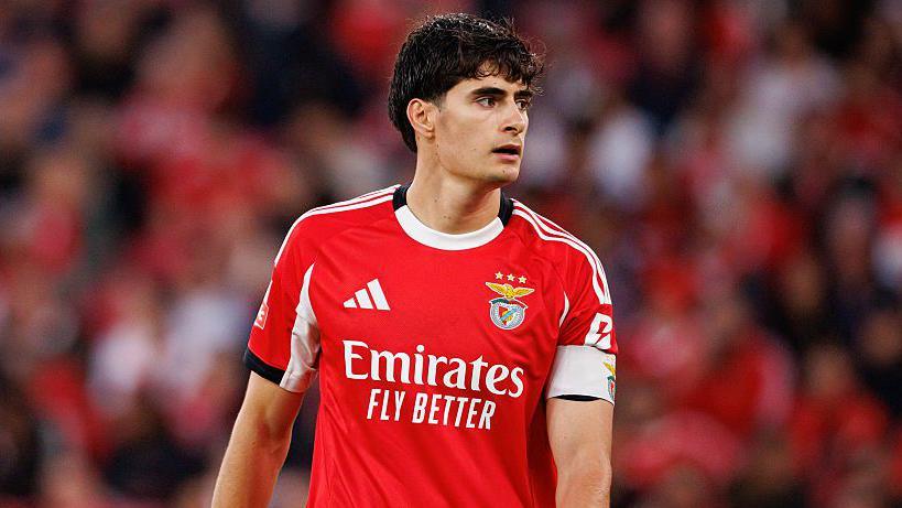Antonio Silva looking to his left while playing for Benfica