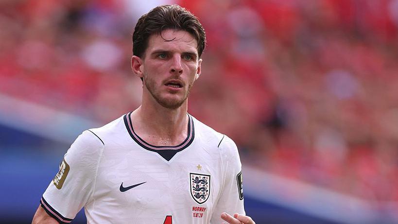 Declan Rice playing for England against Norway