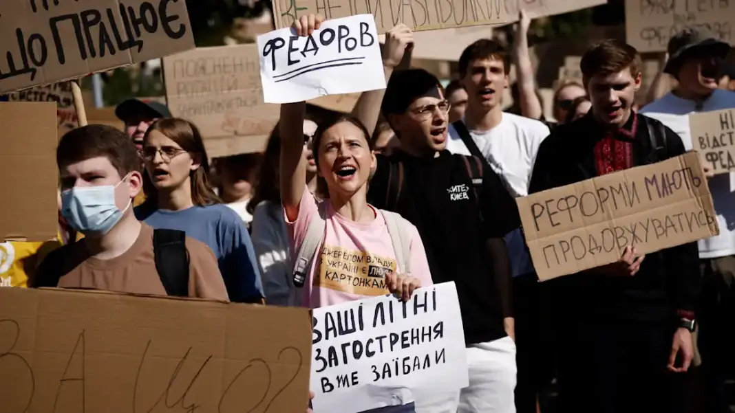 Thousands of Ukrainians protest against Zelenskyy’s firing of defence minister Thousands of Ukrainians protest against Zelenskyy’s firing of defence minister