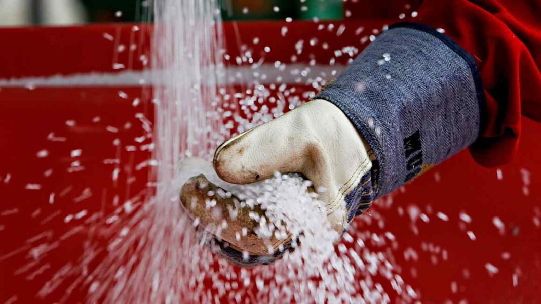 Honeywell spin-off in merger talks to create $27bn materials group Honeywell spin-off in merger talks to create $27bn materials group