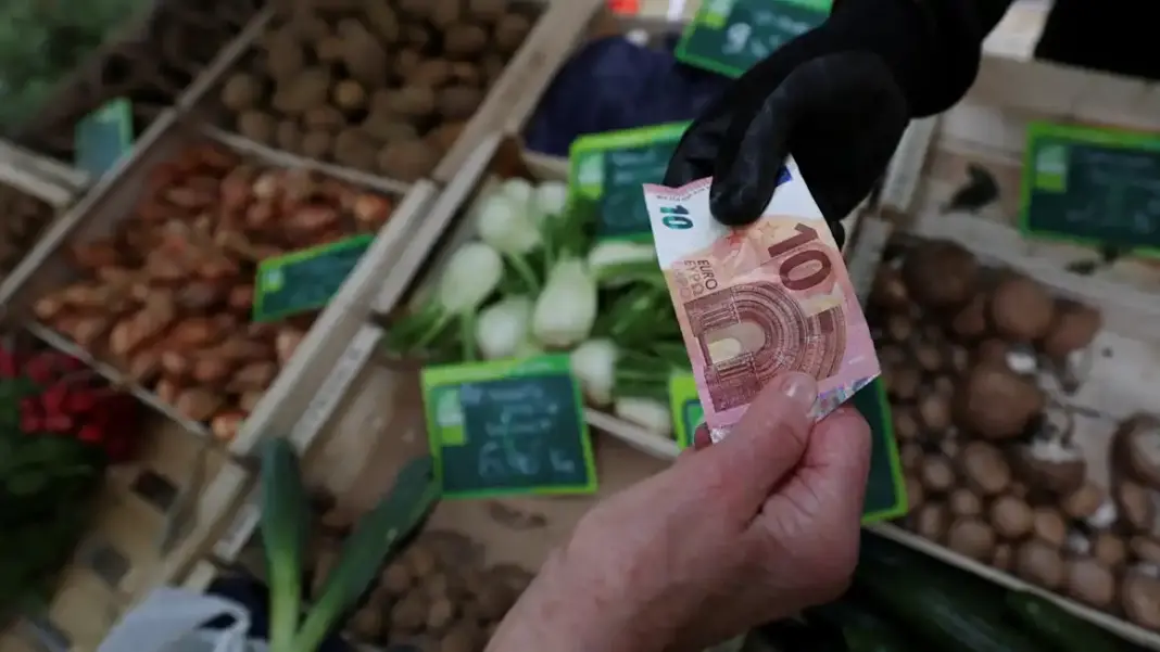 IMF warns inflation threat looms large over global economy IMF warns inflation threat looms large over global economy
