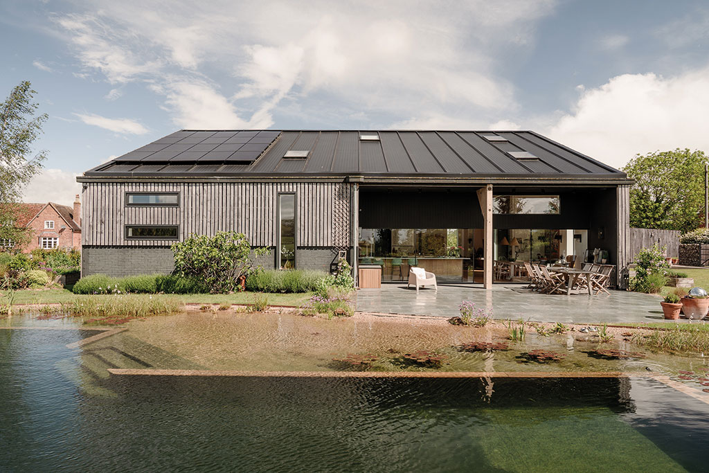 Properties for sale with swimming pools: School Farm Barn, Maxstroke, Warwickshire