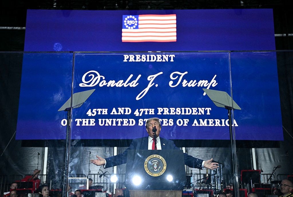 L’État, c’est Trump – how America’s “Sun King” is cashing in L’État, c’est Trump – how America’s “Sun King” is cashing in