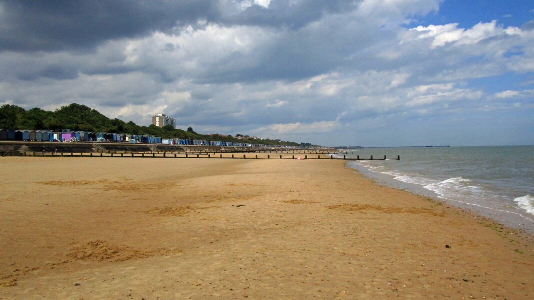 Man dies after getting into difficulty in sea off Essex coastal town Man dies after getting into difficulty in sea off Essex coastal town
