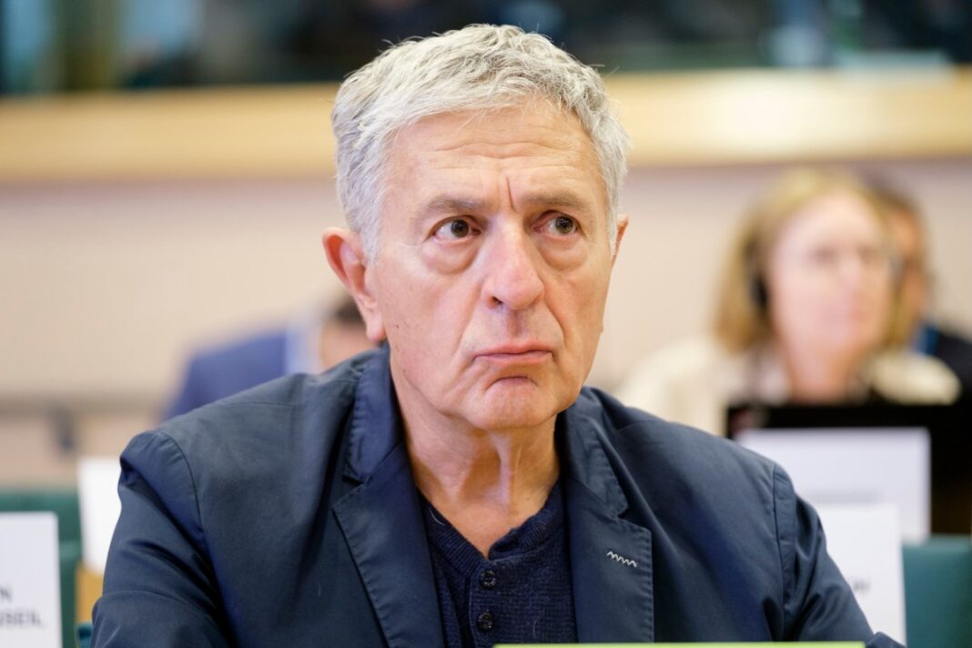 Politician who investigated spyware abuses had his phone hacked with Pegasus spyware Politician who investigated spyware abuses had his phone hacked with Pegasus spyware