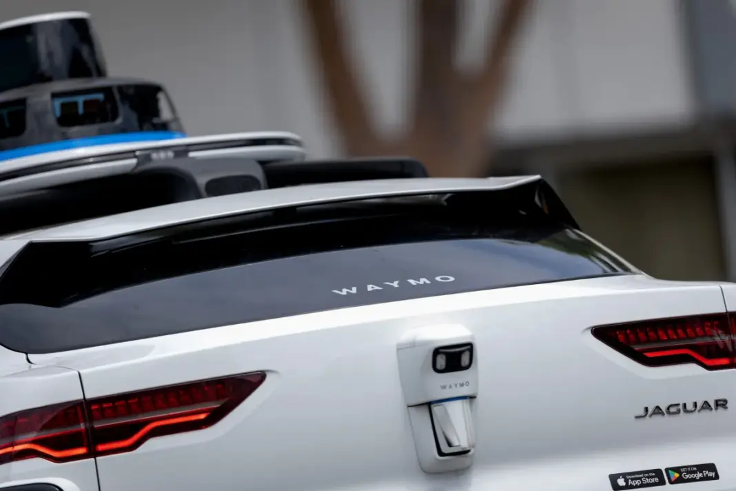 Waymo reportedly mulling a breakup with Uber Waymo reportedly mulling a breakup with Uber