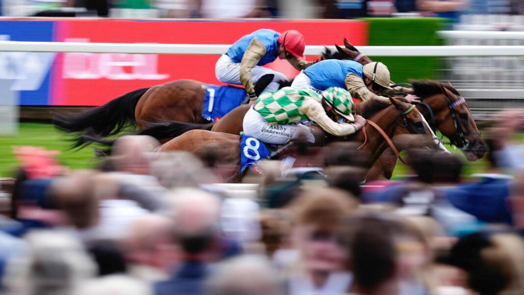 Daiquiri Bay wins Ebor in three-way sprint finish Daiquiri Bay wins Ebor in three-way sprint finish