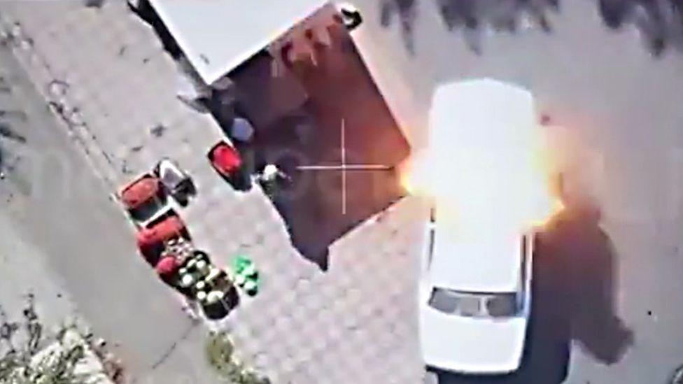 Video shows Russian drone chasing Ukrainian street vendor in ‘human safari’ attack Video shows Russian drone chasing Ukrainian street vendor in ‘human safari’ attack
