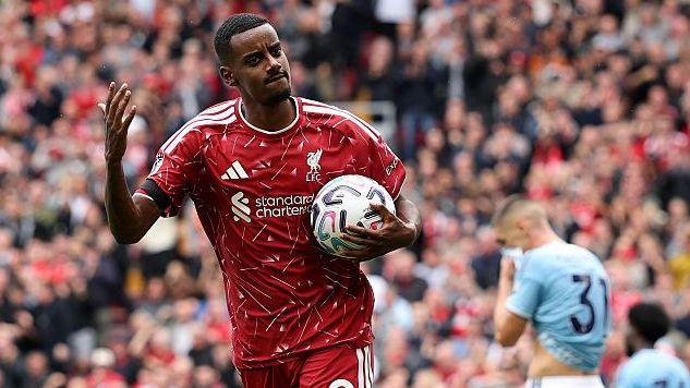 Alexander Isak celebrates scoring against Forest