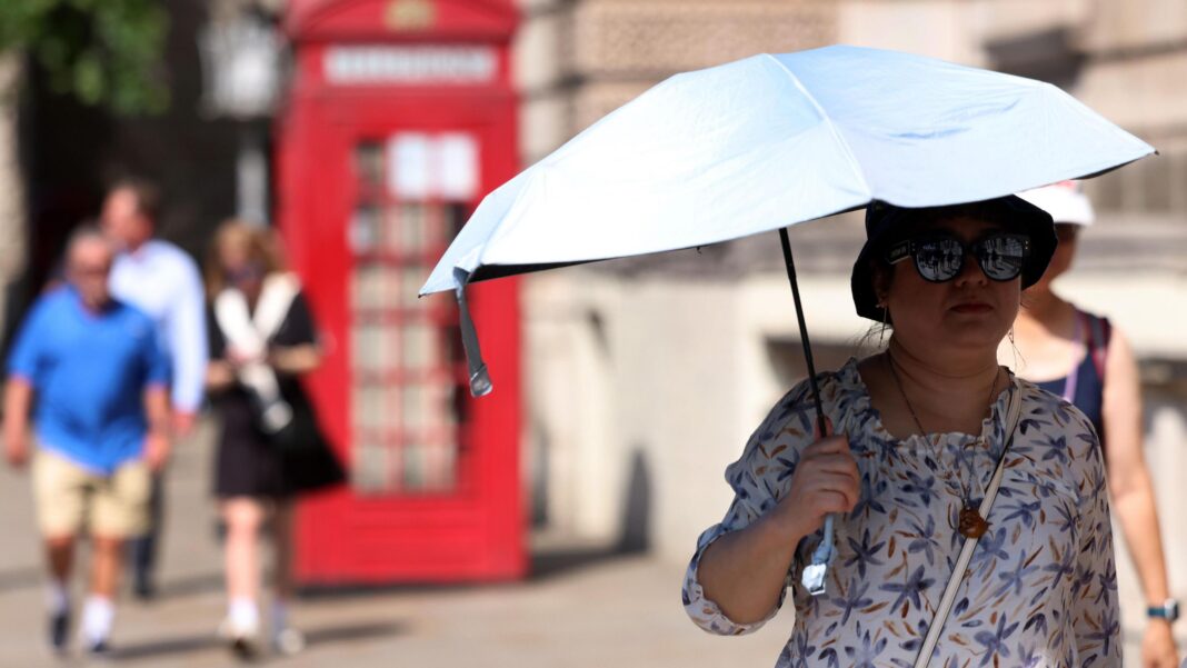 Heat health alerts in England as temperatures set to reach 34C Heat health alerts in England as temperatures set to reach 34C