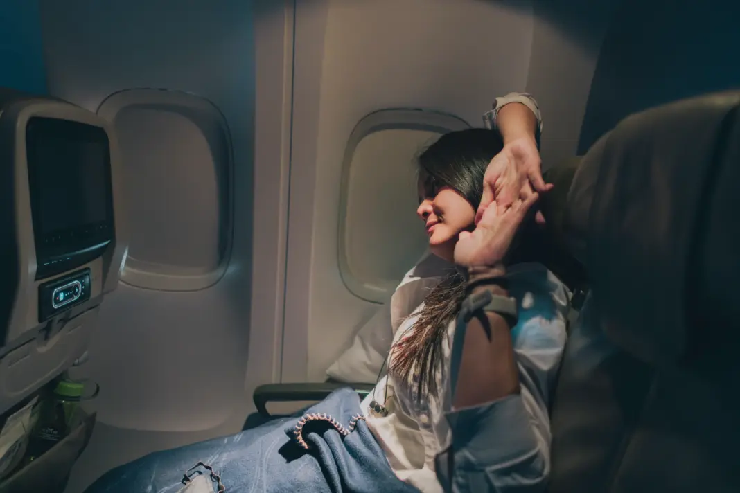 The Simple Exercises We Should All Be Doing on a Long-Haul Flight, According to Pilates Instructors The Simple Exercises We Should All Be Doing on a Long-Haul Flight, According to Pilates Instructors