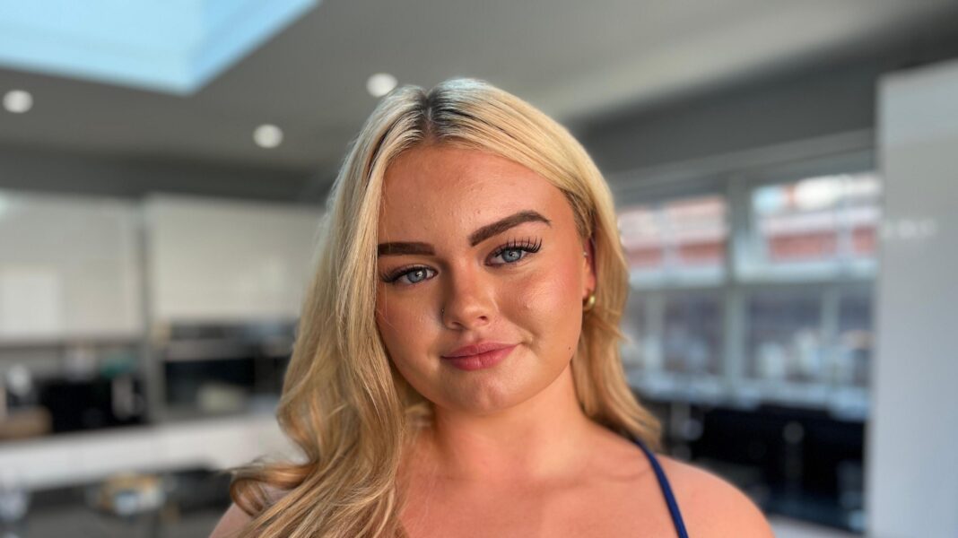 Doctors said I was too young to have endometriosis at 13 – I had to take morphine to cope Doctors said I was too young to have endometriosis at 13 – I had to take morphine to cope