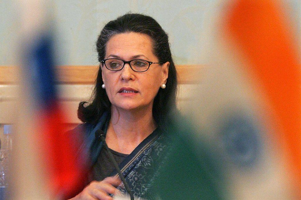 Sonia Gandhi, the president of India's ruling Congress party, delivers a speech, attending the meeting with Russia's participants of "Dialog of Civilizations" World Public Forum in Moscow, 14 June 2005.