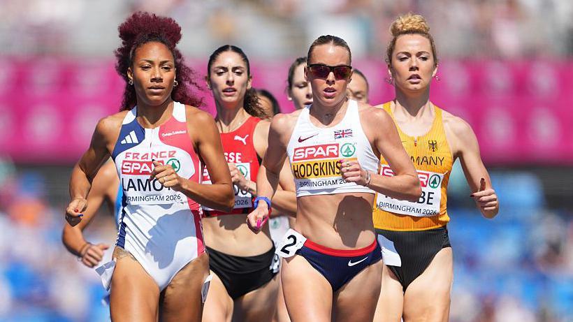 Keely Hodgkinson leads a field of 800m runners