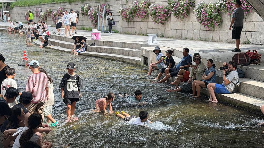 Drone warnings and sheltering in airports as South Korea battles historic heatwave Drone warnings and sheltering in airports as South Korea battles historic heatwave