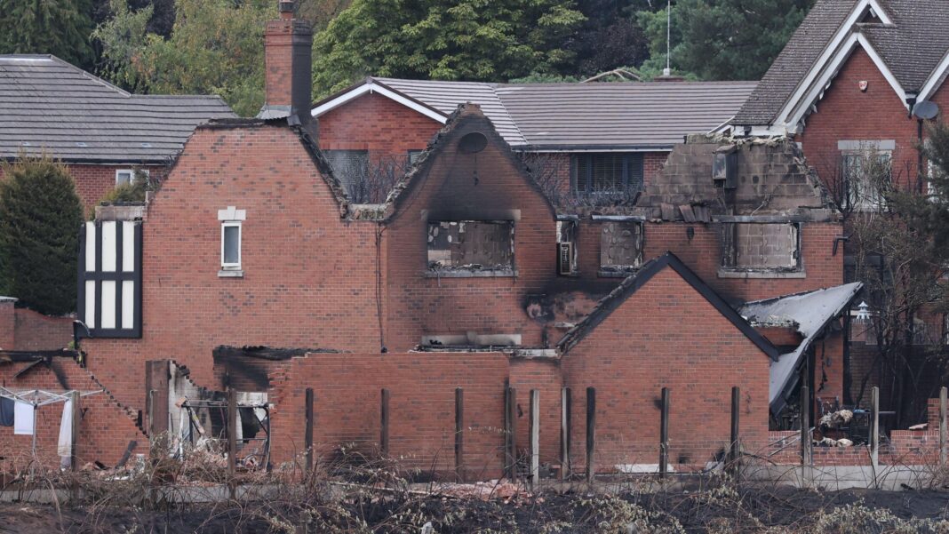 Fires prompt national alert as 19 homes destroyed Fires prompt national alert as 19 homes destroyed