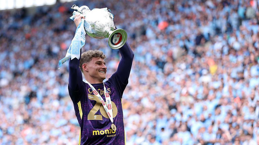 Coventry sign Brighton goalkeeper Rushworth after loan Coventry sign Brighton goalkeeper Rushworth after loan