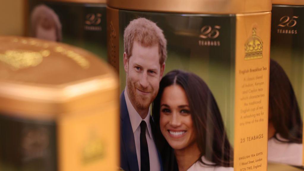 A souvenir tin featuring an image of the Duke of Sussex and the Duchess of Sussex
