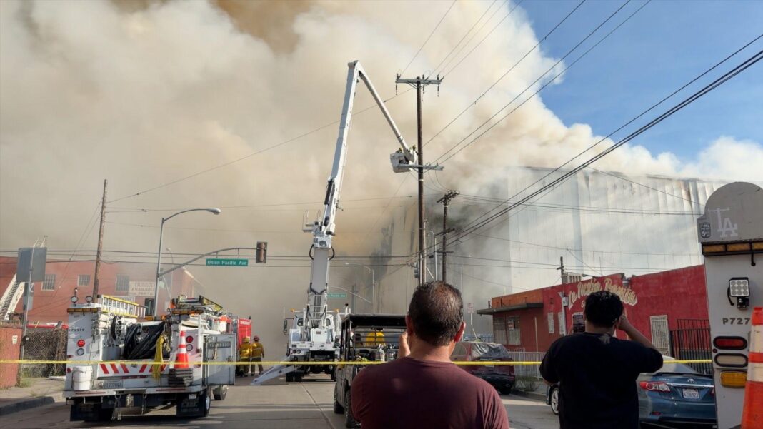 Tonnes of rotting food from vast LA warehouse fire creates unbearable stench Tonnes of rotting food from vast LA warehouse fire creates unbearable stench