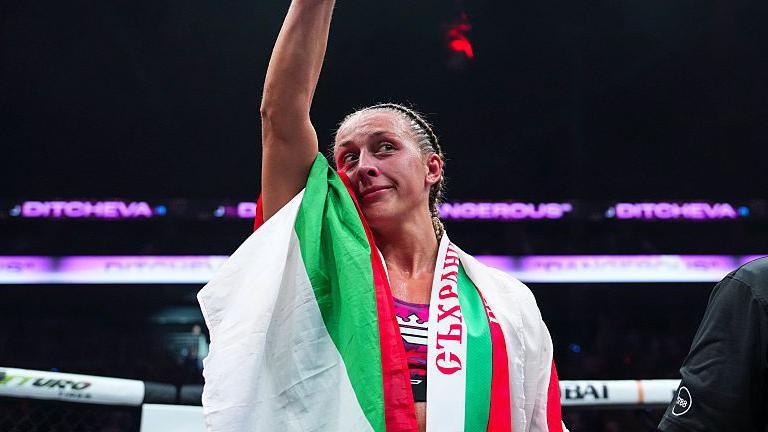 Dakota Ditcheva celebrates after beating Denise Kielholtz