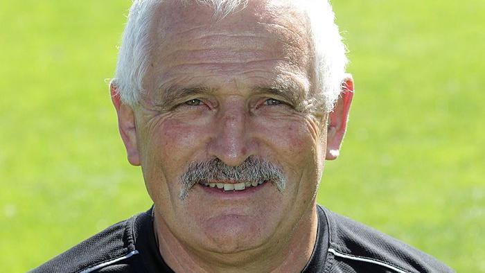Exeter stalwart Cowling dies aged 82 Exeter stalwart Cowling dies aged 82