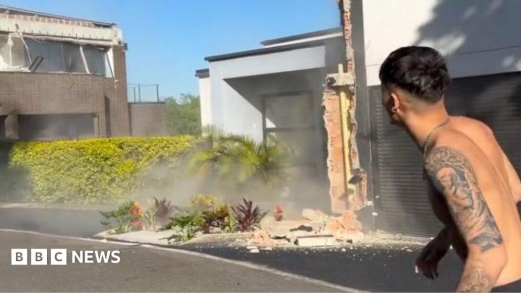 Watch: Family narrowly escapes home during Colombia earthquake Watch: Family narrowly escapes home during Colombia earthquake