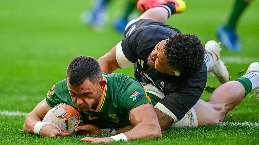 Jesse Kriel scores
