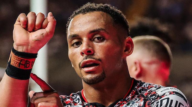Heroic Leigh defence denies table-toppers Leeds Heroic Leigh defence denies table-toppers Leeds