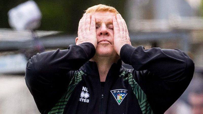 Neil Lennon looks dejected