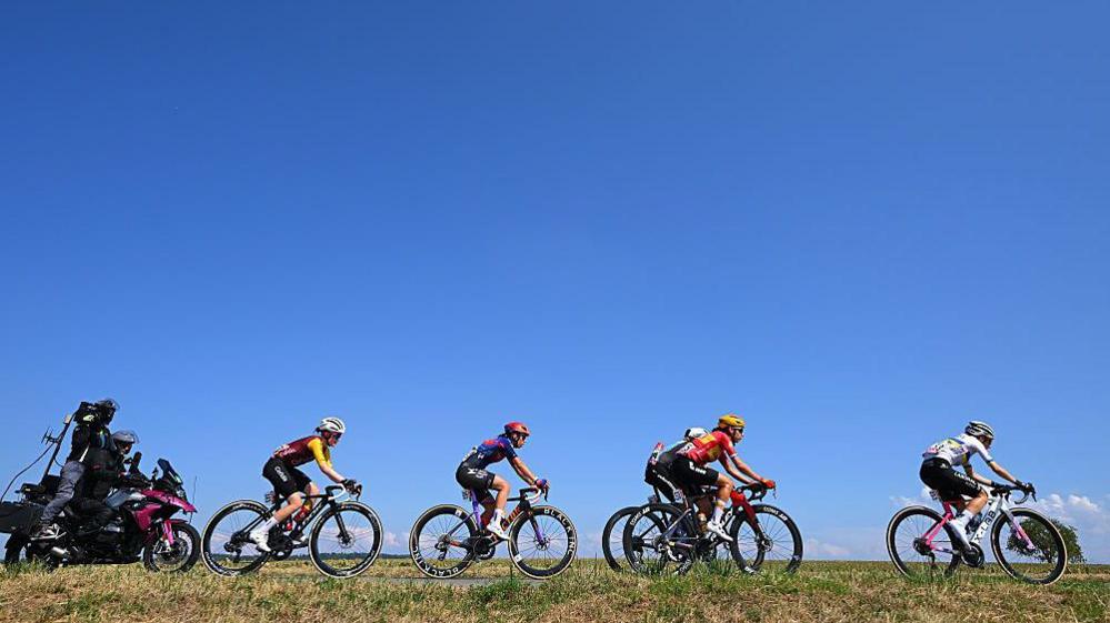 Anouska Koster of Netherlands and Team Uno-X Mobility, Yuliia Biriukova of Ukraine and Team Laboral Kutxa - Fundacion Euskadi, Ema Comte of France and Team Cofidis Women, Eline Jansen of Netherlands and Team VolkerWessels Cycling Team and Carlotta Cipressi of Italy and Team Human Powered Health compete in the breakawa