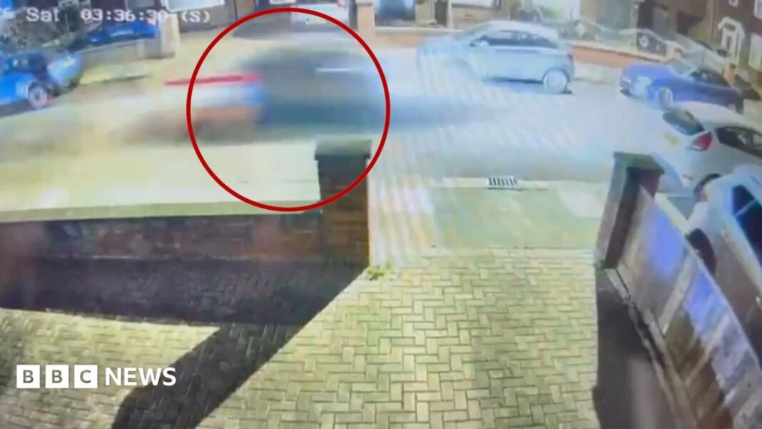 Video appears to show police chase minutes before fatal crash Video appears to show police chase minutes before fatal crash