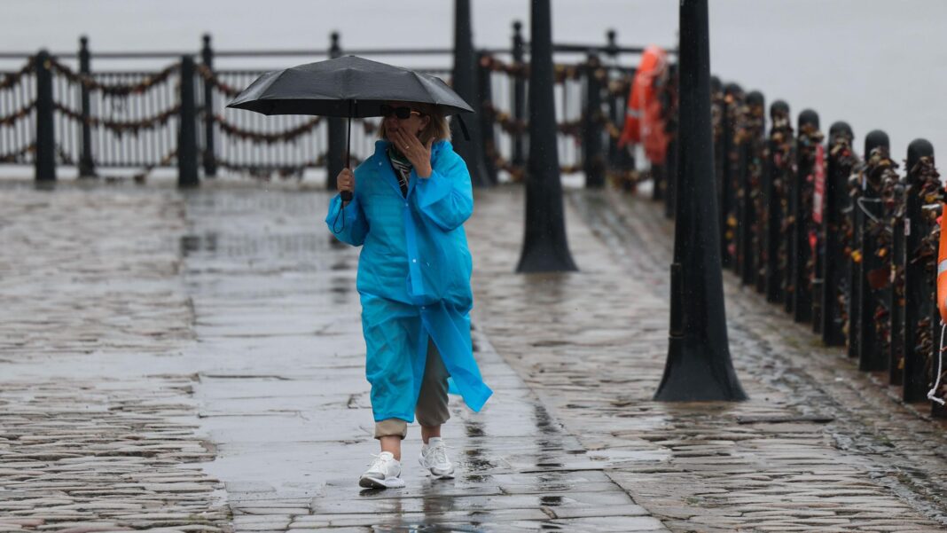 Bank holiday weekend to see more thunderstorms and rain Bank holiday weekend to see more thunderstorms and rain