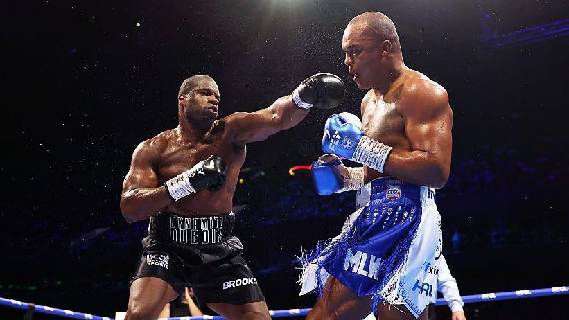 Daniel Dubois lands a jab on Fabio Wardley