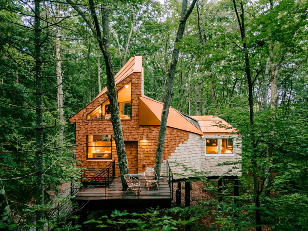 The Best Airbnbs in Maine for a Coastal Summer, Colorful Fall, or Secluded Winter Getaway The Best Airbnbs in Maine for a Coastal Summer, Colorful Fall, or Secluded Winter Getaway