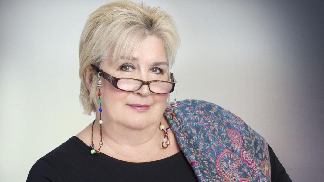 Dame Jenni Murray died days after car crash, inquest hears Dame Jenni Murray died days after car crash, inquest hears