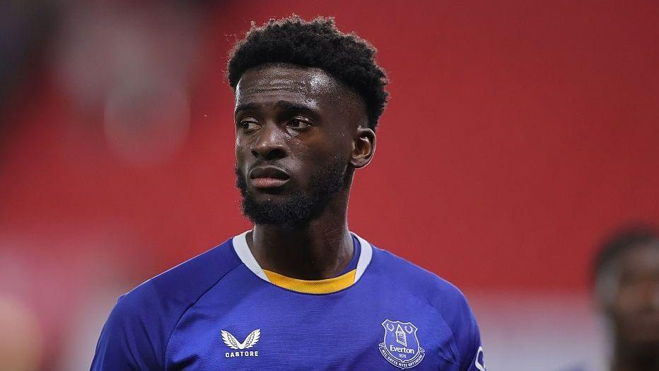 Tim Iroegbunam in Everton's blue shirt