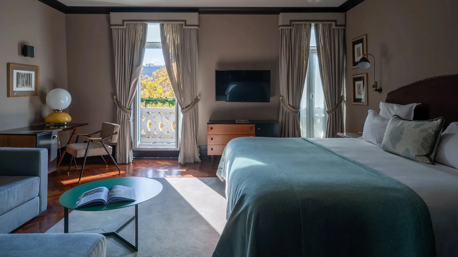 Image may contain Indoors Interior Design Bed Furniture Home Decor Computer Hardware Electronics and Hardware