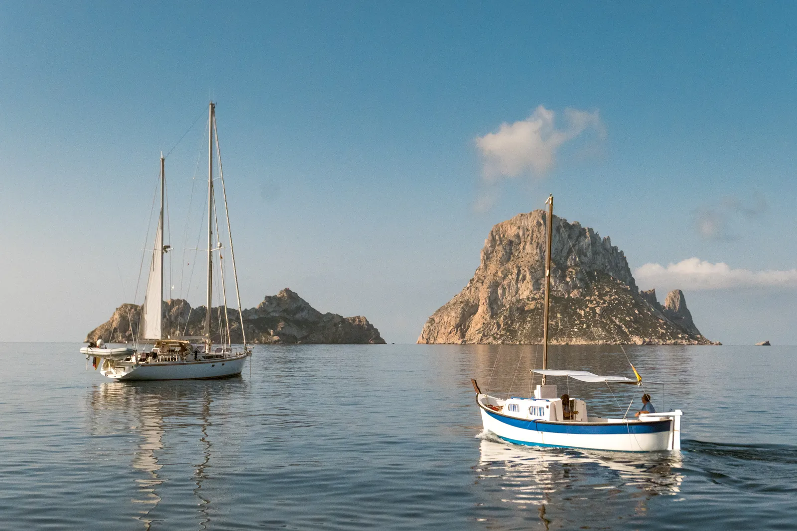 Image may contain Boat Sailboat Transportation Vehicle Yacht Nature Outdoors Sky Water Waterfront and Horizon