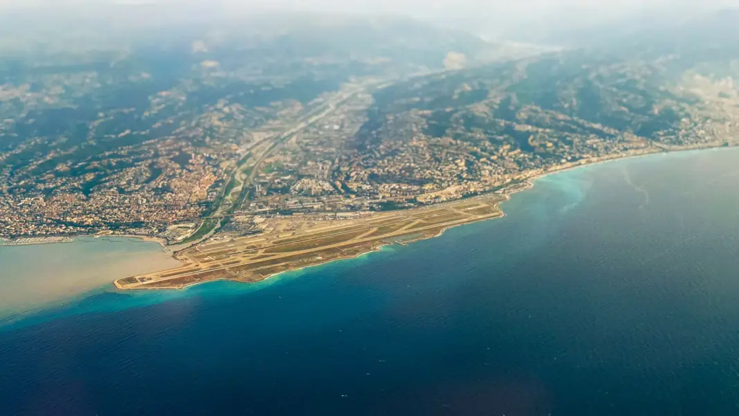 The 15 Most Beautiful Airport Landings in the World, Ranked The 15 Most Beautiful Airport Landings in the World, Ranked