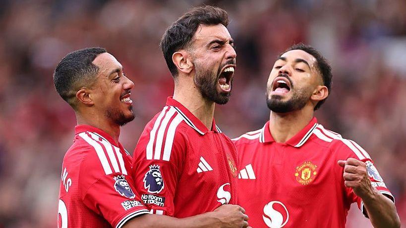 Manchester United beat Ipswich 5-1 on Sunday