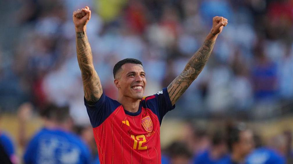 Tottenhams Spain right-back Pedro Porro
