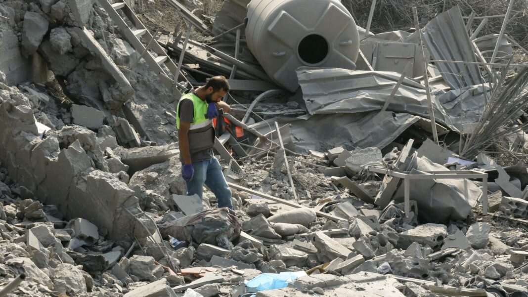 Eleven killed in Israeli strikes on southern Lebanon, authorities say Eleven killed in Israeli strikes on southern Lebanon, authorities say