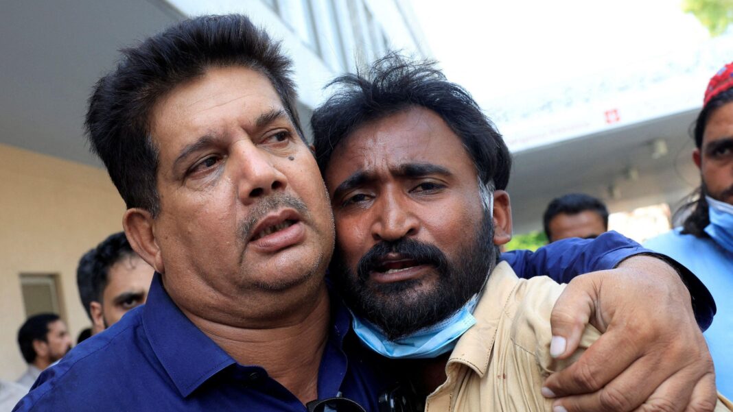 Door was locked at Pakistan hospital where fire killed 14 babies, witnesses say Door was locked at Pakistan hospital where fire killed 14 babies, witnesses say