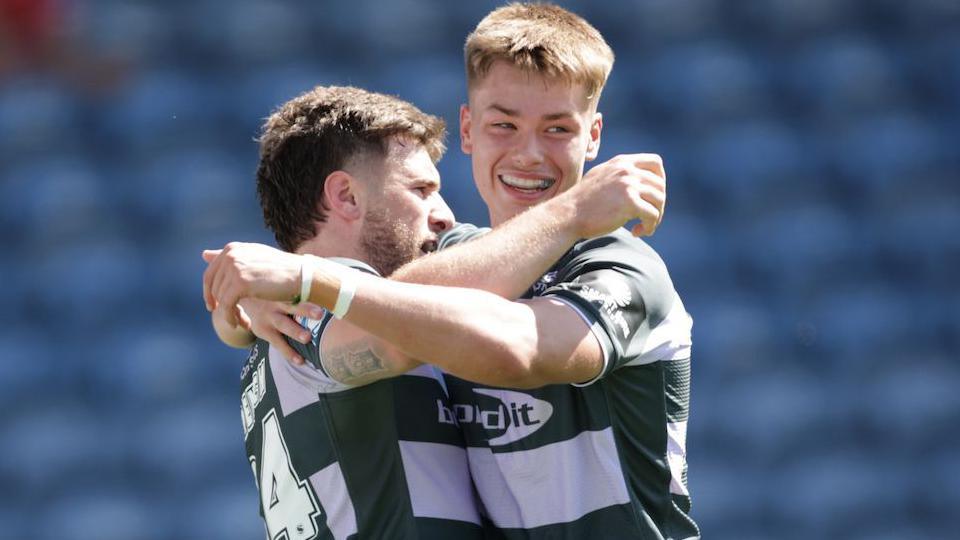 Huddersfield thrash Catalans to mark Dewsbury move Huddersfield thrash Catalans to mark Dewsbury move