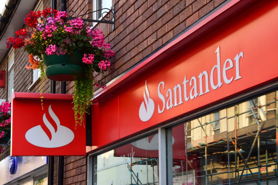 Santander launches inflation-beating fixed-rate ISAs amid cash ISA boom Santander launches inflation-beating fixed-rate ISAs amid cash ISA boom