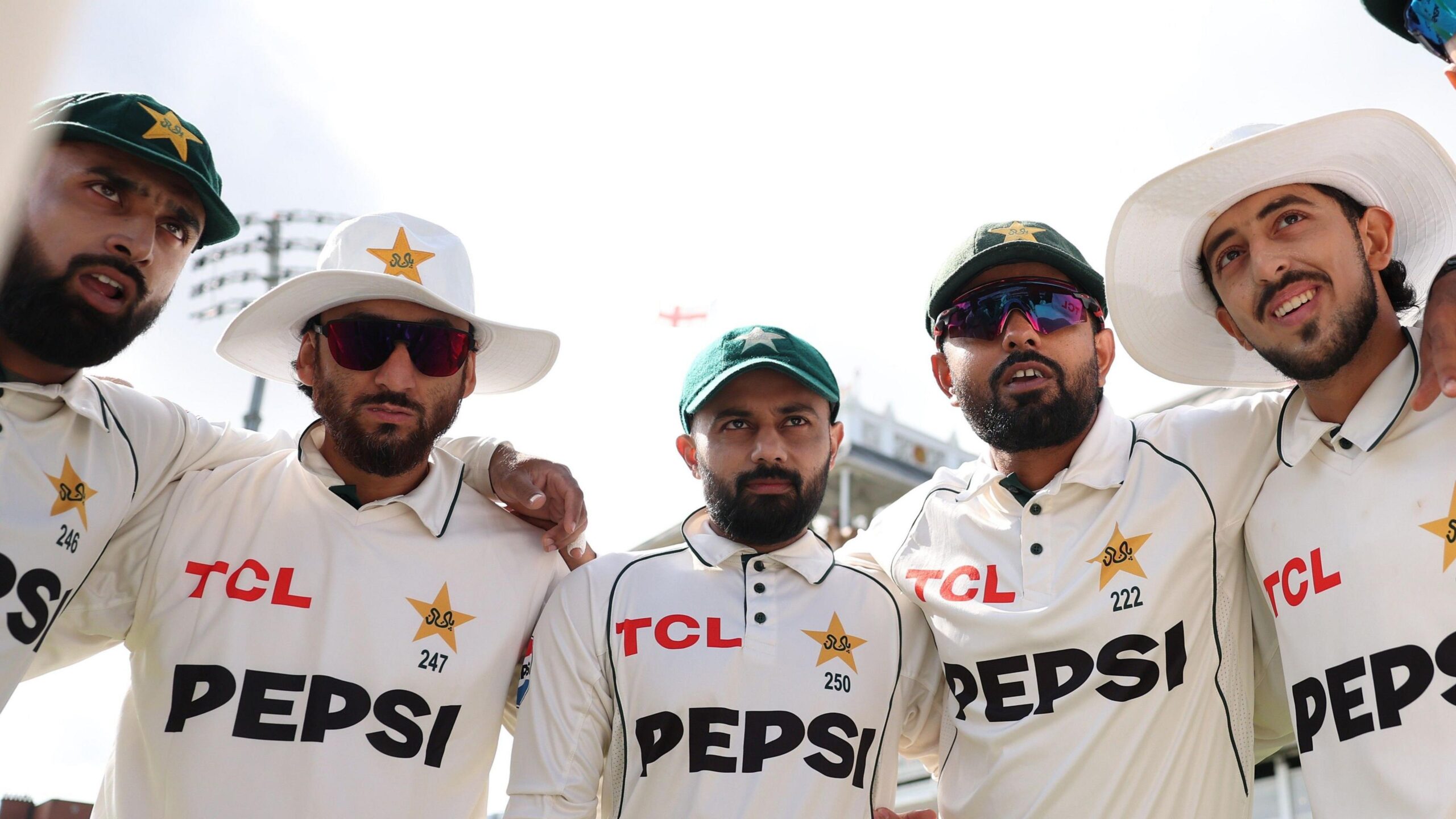 Pakistan players in huddle before play during second Test